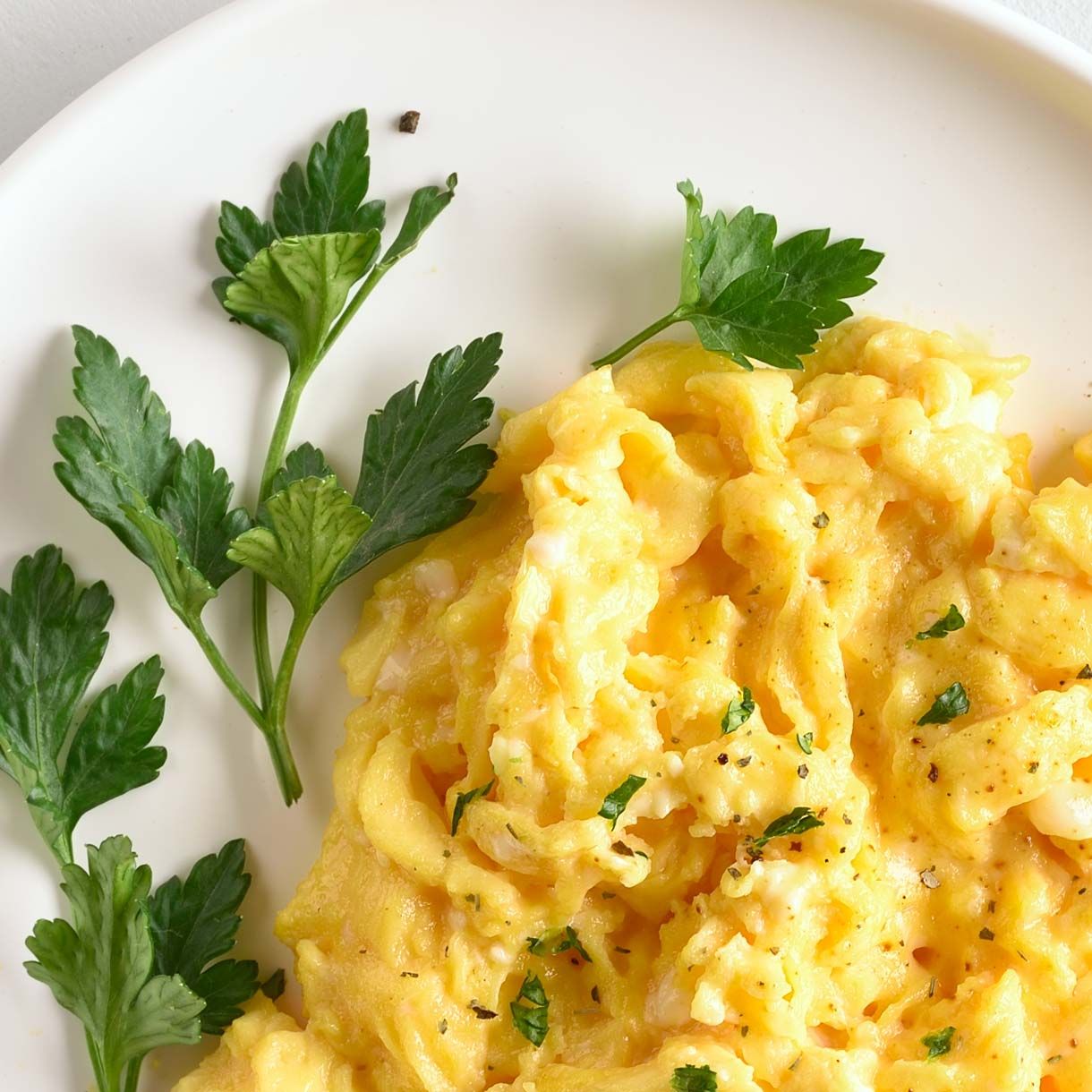 Scrambled eggs cooked on a plate